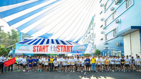 Vinachem Marathon 2024: Cụm thi đua số 5 thổi bùng khí thế