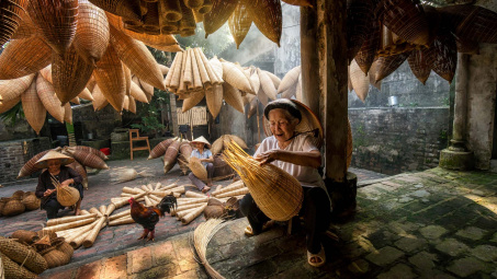 Dán tem truy xuất nguồn gốc mang lại lợi ích nào đối với sản phẩm thủ công mỹ nghệ?