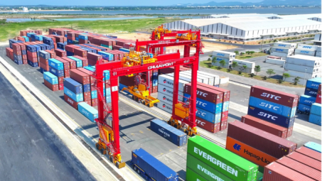 Cảng Chu Lai đưa vào vận hành hệ thống cẩu chuyên dụng trị giá hơn 400 tỷ đồng