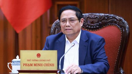 Thủ tướng: Phấn đấu giảm lãi suất cho vay từ 1-2%, tăng tín dụng 5-6% ngay trong quý II