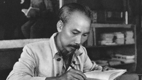 Rèn luyện đạo đức cách mạng như ‘ngọc càng mài càng sáng, vàng càng luyện càng trong’