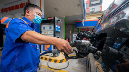 Giá xăng dầu hôm nay 2/5/2024: Dao động nhẹ, xăng E5RON92 giữ mức dưới 24.000 đồng/lít