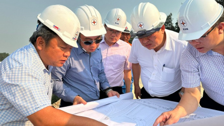 Công trường Dự án đường dây 500kV mạch 3 tổ chức thi công xuyên lễ