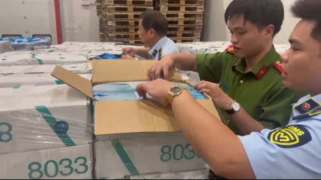 Quản lý thị trường Hà Nội: Thu giữ gần 12 tấn thực phẩm đông lạnh nhập lậu