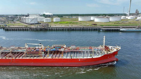 Vận tải hoá chất trở thành động lực mới, lãi năm nay của PV Trans (PVT) có thể tăng 40%