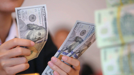 Sức ép tỷ giá còn kéo dài, Ngân hàng Nhà nước có thể nâng lãi suất điều hành?