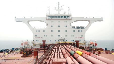 Giá thuê tàu dầu cán mốc 47.000 USD/ngày, PV Trans (PVT) hưởng lợi lớn