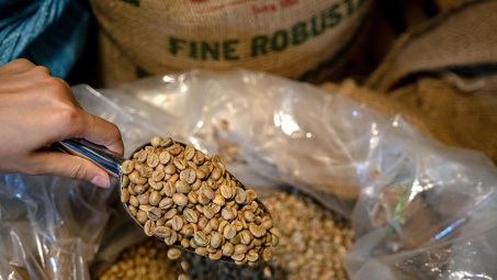 Giá cà phê hôm nay 29/5: Robusta thế giới cán mốc 4.000 USD/tấn, giá sẽ về đỉnh lịch sử cũ?