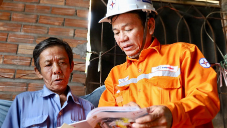EVNHCMC đẩy mạnh công tác khảo sát, tư vấn sử dụng điện an toàn