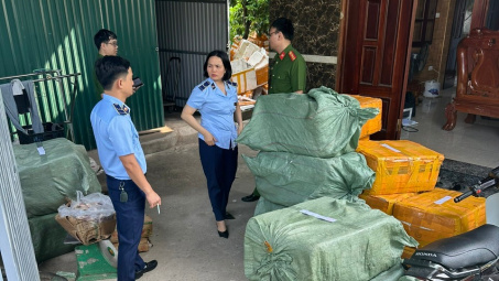 Hà Nội: Thu giữ trên 1,5 tấn thực phẩm không rõ nguồn gốc, xuất xứ