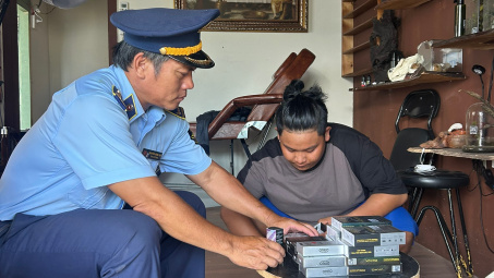 Ninh Thuận: Phát hiện Cơ sở kinh doanh thuốc lá điện tử và phụ kiện nhập lậu trên thương mại điện tử