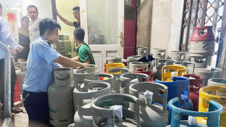 TP.HCM: Tạm giữ gần 100 trăm bình gas không rõ nguồn gốc xuất xứ
