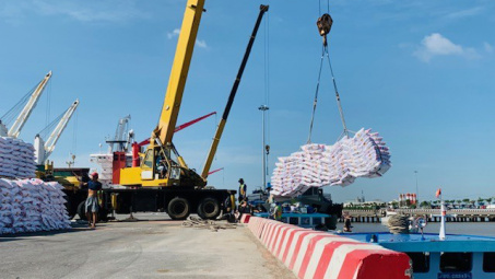 Áp thuế giá trị gia tăng đối với mặt hàng phân bón: Lợi ích kép