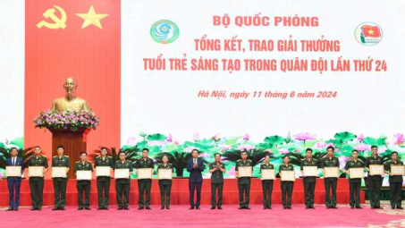 Viettel nhận loạt giải thưởng tuổi trẻ sáng tạo trong quân đội với thiết bị công nghệ cao