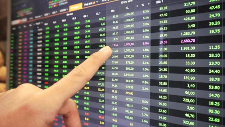 Thanh khoản đã ngang với Singapore, vì sao thị trường chứng khoán Việt Nam vẫn chưa được nâng hạng?