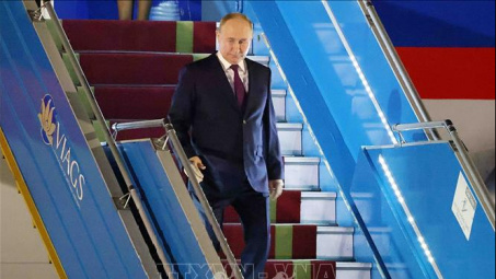 Tổng thống LB Nga Vladimir Putin bắt đầu chuyến thăm cấp Nhà nước tới Việt Nam