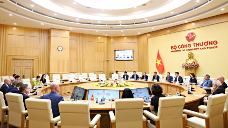 Thứ trưởng Nguyễn Hoàng Long tiếp và làm việc với Phòng Thương mại Anh Quốc tại Việt Nam