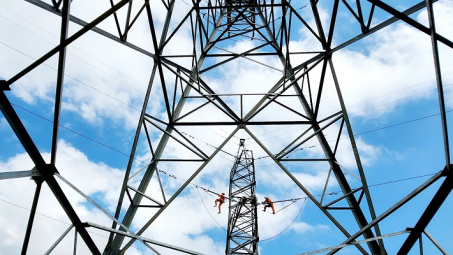 Truyền tải điện Bình Định đang vận hành an toàn, liên tục thời tiết nắng nóng cao độ