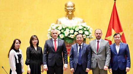 Công nghiệp ô tô là lĩnh vực trọng tâm trong hợp tác Việt Nam - Belarus