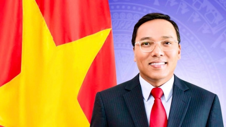 Điều động, bổ nhiệm Đại sứ Nguyễn Hoàng Long giữ chức Thứ trưởng Bộ Công Thương