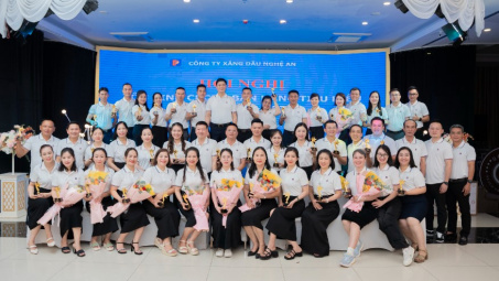 Petrolimex Nghệ An: Tôn vinh 38 cá nhân bán hàng tiêu biểu năm 2023-2024