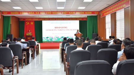 Công ty Nhôm Đắk Nông: Khai giảng Lớp bồi dưỡng nghiệp vụ công tác Đảng