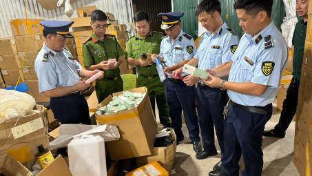 Hà Nội: Thu giữ 20 tấn mỹ phẩm nghi hết hạn sử dụng