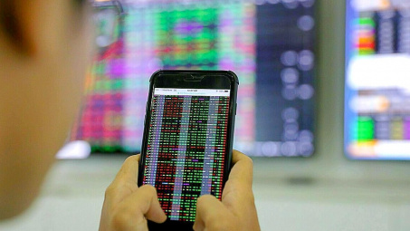 Chứng khoán VNDirect: Dòng tiền sẽ được cải thiện, kỳ vọng cơ hội từ ngành ngân hàng, bất động sản, điện...