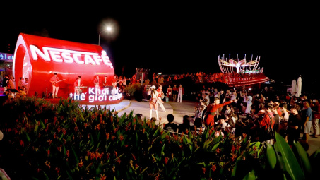 Nhãn hàng NESCAFÉ “Khơi mở thế giới của bạn”