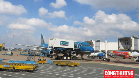Ưu tiên đầu tư phát triển hạ tầng cảng hàng không