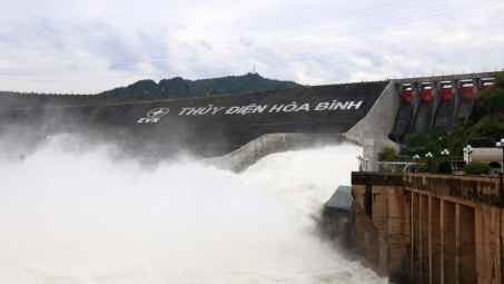Thủy điện Hòa Bình mở thêm 1 cửa xả đáy từ 22h tối nay (23/7)
