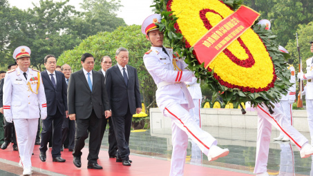 Lãnh đạo Đảng, Nhà nước viếng Chủ tịch Hồ Chí Minh và các Anh hùng liệt sĩ