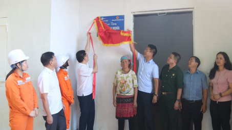 PC Lai Châu: Trao nhà tình nghĩa cho hộ nghèo tại huyện Tam Đường