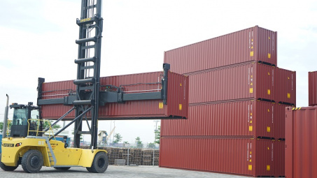 Hãng cho thuê container hàng đầu thế giới nhận lô sản phẩm đầu tiên từ Hòa Phát