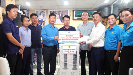 VINACHEM: Trao hỗ trợ nhà “Mái ấm hóa chất” cho người lao động