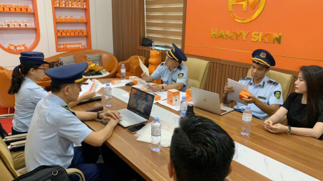 Quản lý thị trường Nghệ An thẩm tra, xác minh nguồn gốc hàng hóa của nhãn hàng Hamyy Skin