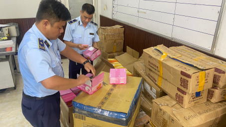 Đà Nẵng: Phát hiện, tạm giữ trên 1.800 bánh trung thu nhập lậu