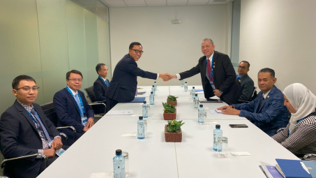 Thứ trưởng Nguyễn Hoàng Long tiếp xúc song phương các đối tác bên lề Hội nghị EMM 14