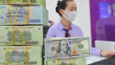 Tỷ giá tự do lẫn ngân hàng cùng lao dốc, thị trường chứng khoán “đón gió đông”