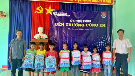 Thủy điện An Khê - Ka Nak đồng hành, thiết thực sẻ chia với làng kết nghĩa Xà Tang