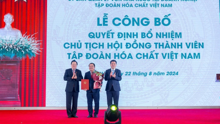 Công bố và trao Quyết định Bí thư Đảng ủy, Chủ tịch HĐTV Vinachem