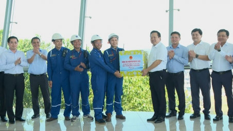 Chủ tịch Ủy ban Quản lý vốn nhà nước tại doanh nghiệp thăm, khảo sát Nhà máy Lọc dầu Dung Quất