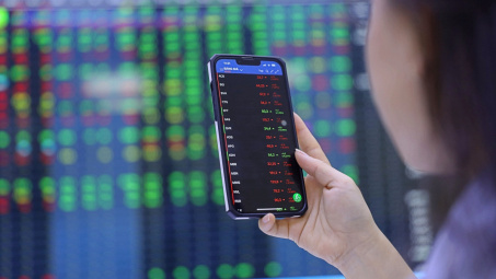 VN-Index đối diện kháng cự mạnh, tin tích cực đã phần nào phản ánh vào giá