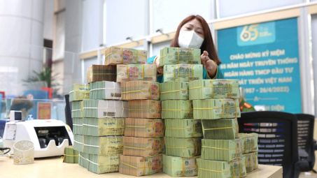 Tăng trưởng tín dụng dần tăng tốc, ngân hàng gần hết “room” tín dụng sẽ được cấp thêm