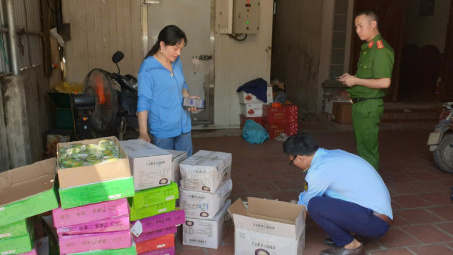 Hưng Yên: Tiêu hủy gần 3.000 chiếc bánh Trung thu nhập lậu