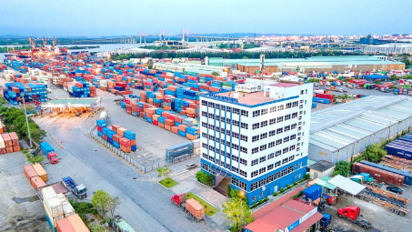 Người nhà Chủ tịch Xếp dỡ Hải An muốn gom thêm 2 triệu cổ phiếu HAH