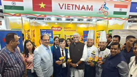 Mỳ tôm, phở, cà phê Việt Nam thu hút đông đảo sự quan tâm tại Triển lãm IHE 2024