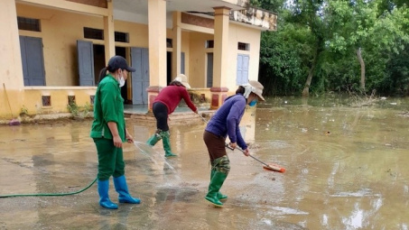 Hà Nội: Ngập lụt chấm dứt, người dân dần ổn định cuộc sống