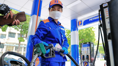 PGS.TS Đinh Trọng Thịnh: Cần sớm xây dựng sàn kinh doanh xăng dầu vật chất tại Việt Nam