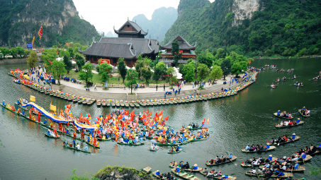 Thủ tướng yêu cầu tăng cường quản lý tiền công đức, tài trợ tại di tích